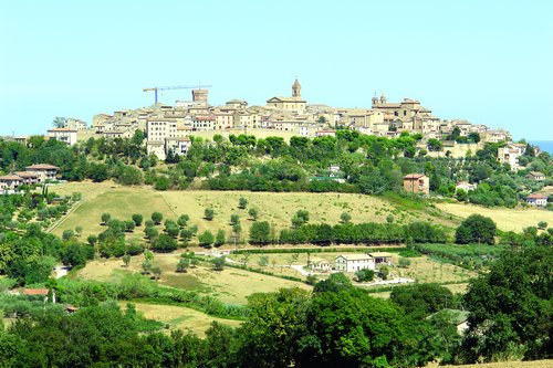 civitanova alta di fianco.jpg